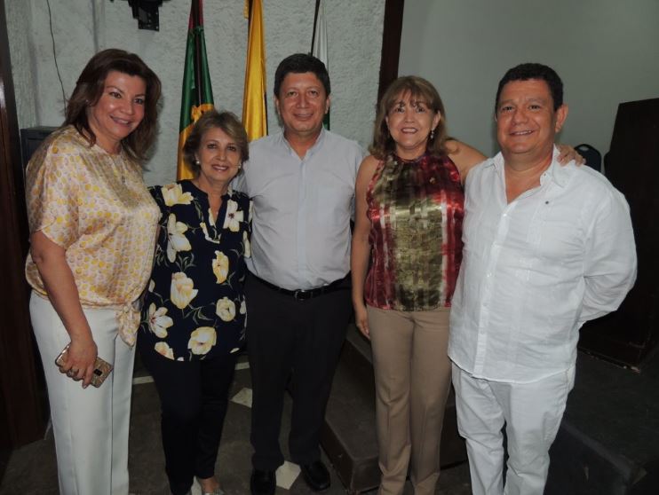 Irney Rodríguez, Constanza de Numa, el homenajeado, Cony Sandoval y German Melo.